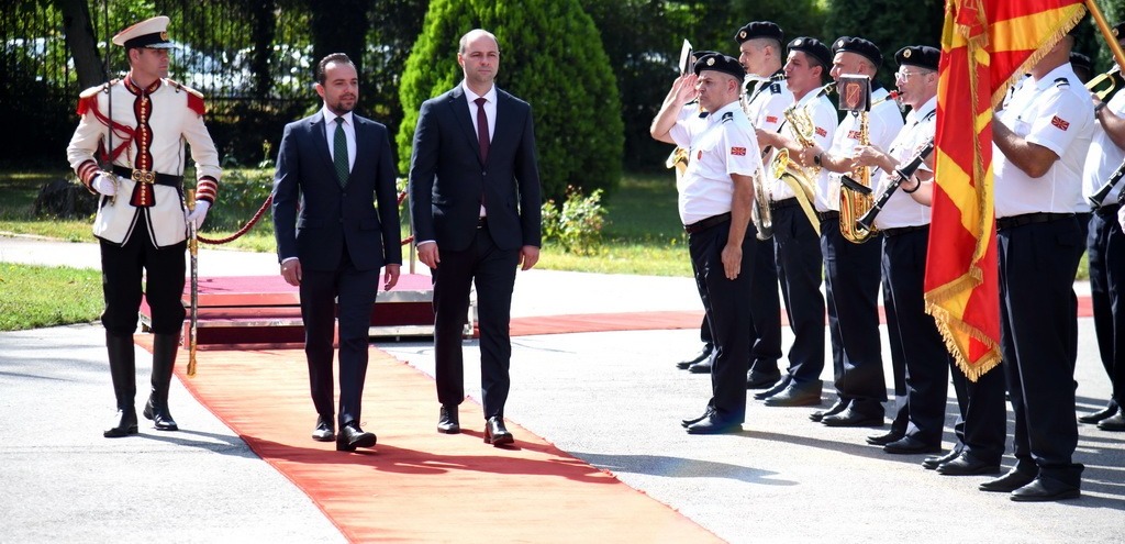 Владо Мисајловски ја презеде функцијата министер за одбрана од Тирон Јајага, Реформските процеси ќе бидат на врвот на агендата