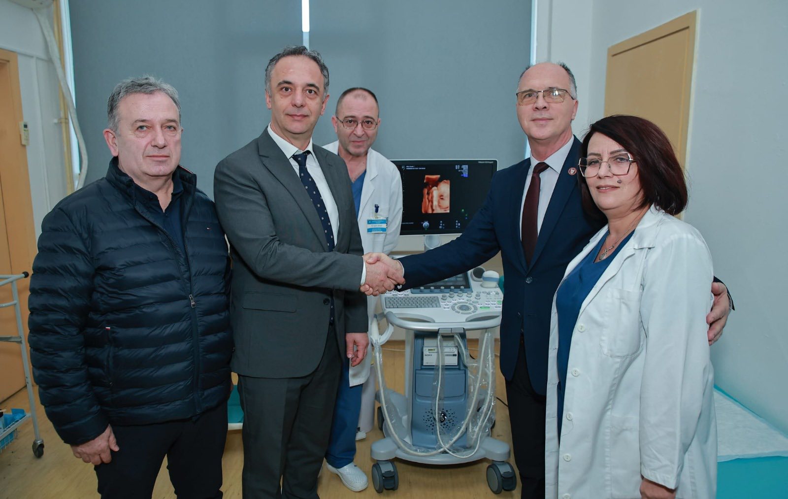 Во болницата во Гостивар обезбедена современа гинеколошка опрема