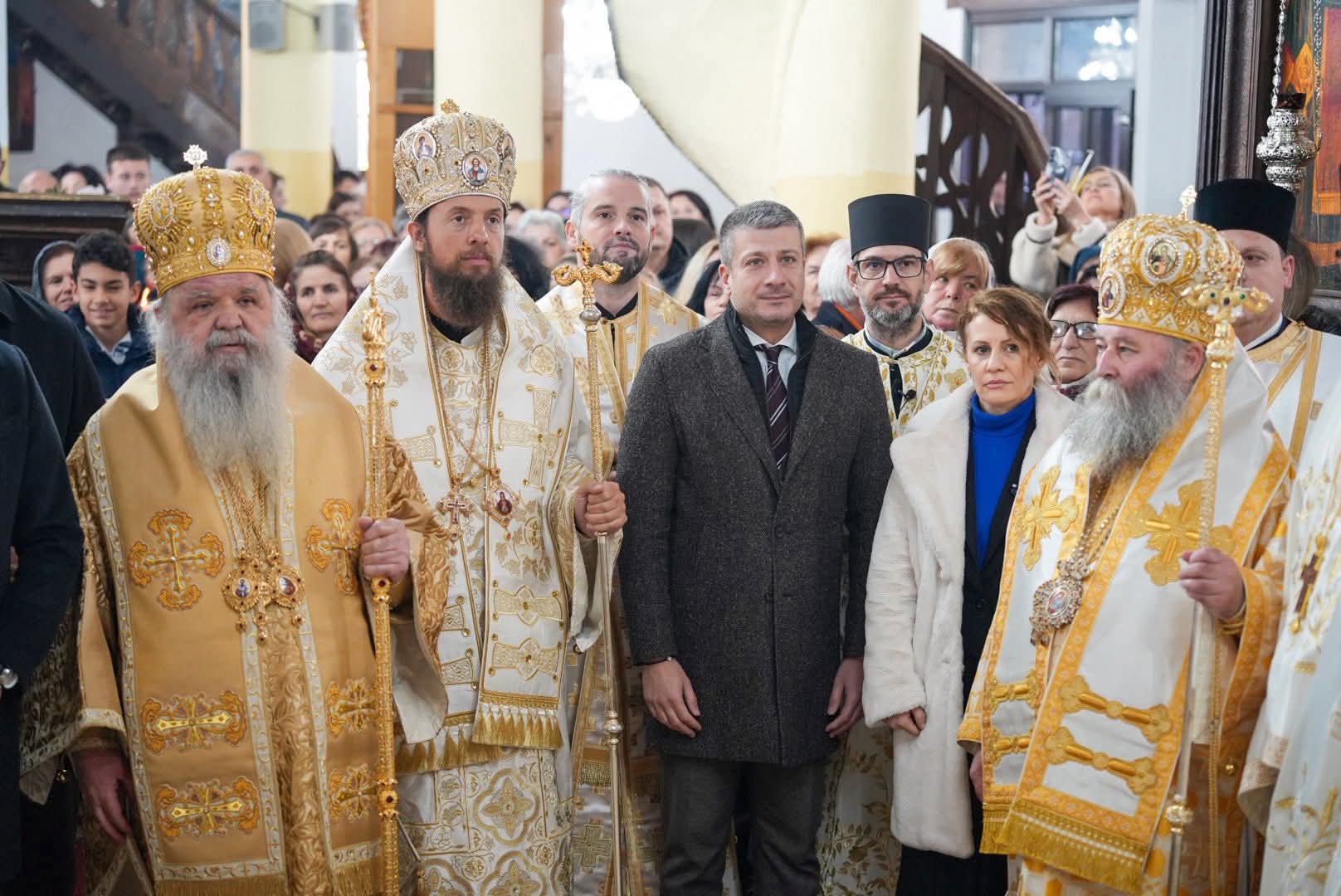 Во духот на заедништвото и традицијата, министерот Перински присуствуваше на свечената литија по повод празникот Св. Никола, заштитник на градот Штип