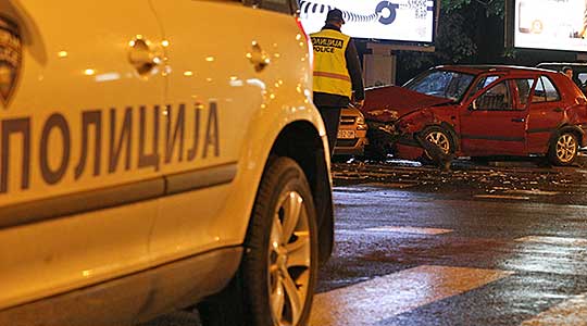 Во две сообраќајни несреќи во прилепско и струмичко тешко повредени три лица, двајца малолетници и еден велосипедист