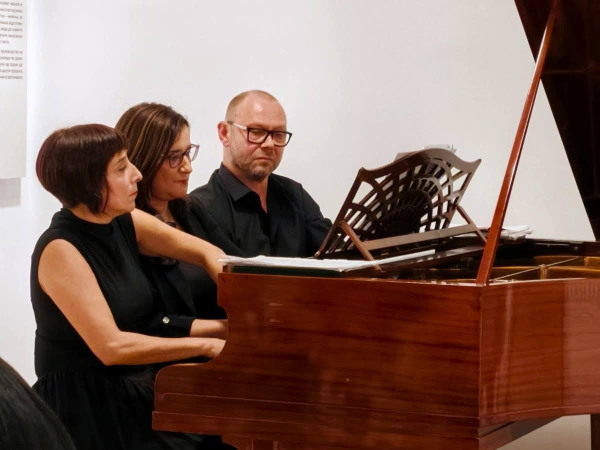 Во македонскиот КИЦ во Загреб концерт на триото „30 ПРСТИ“ ја воодушеви загрепската публика