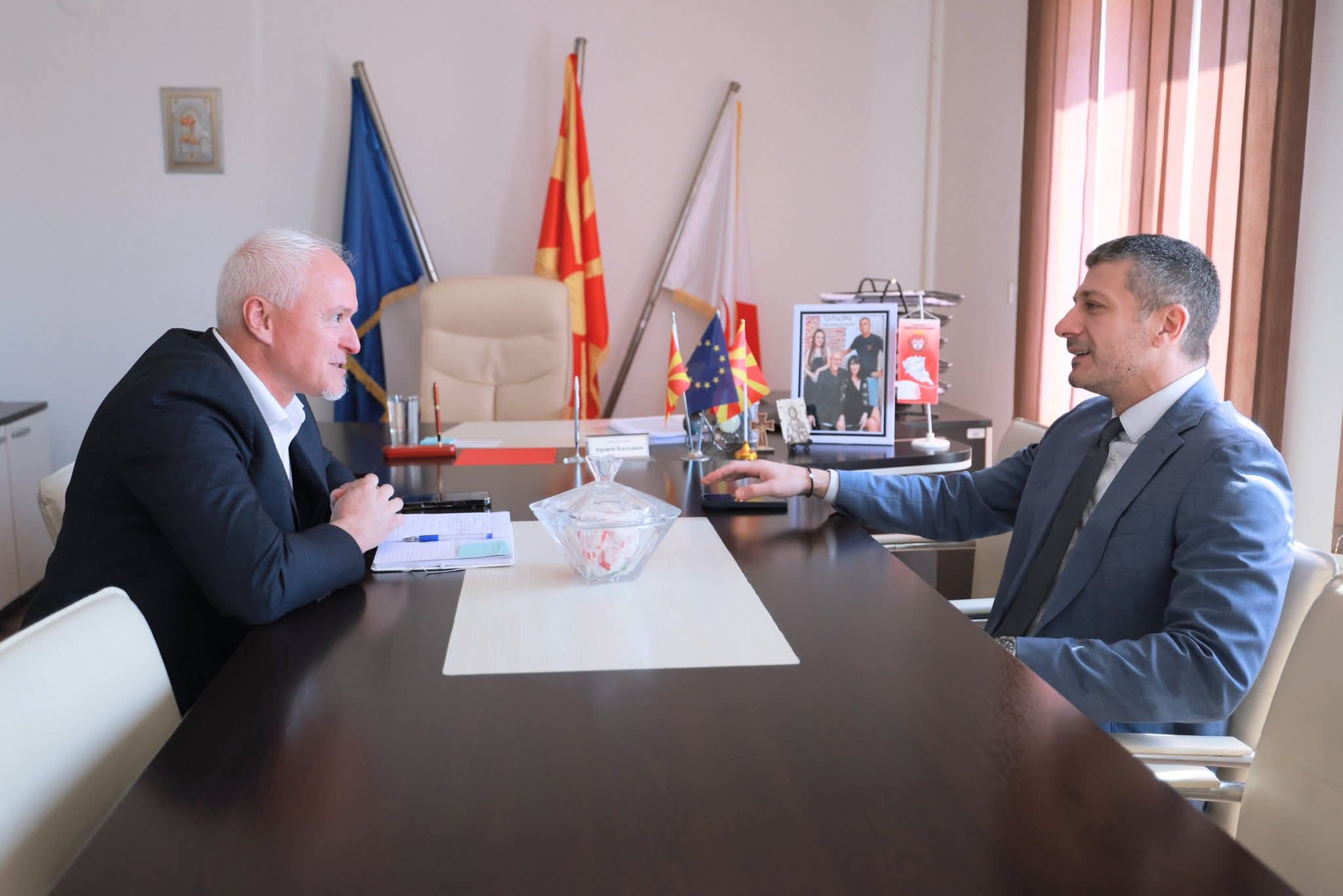 Во рамки на караванот „Каде што срцето е дома“, министерот за локална самоуправа, Златко Перински, оствари посета на Општина Чешиново – Облешево