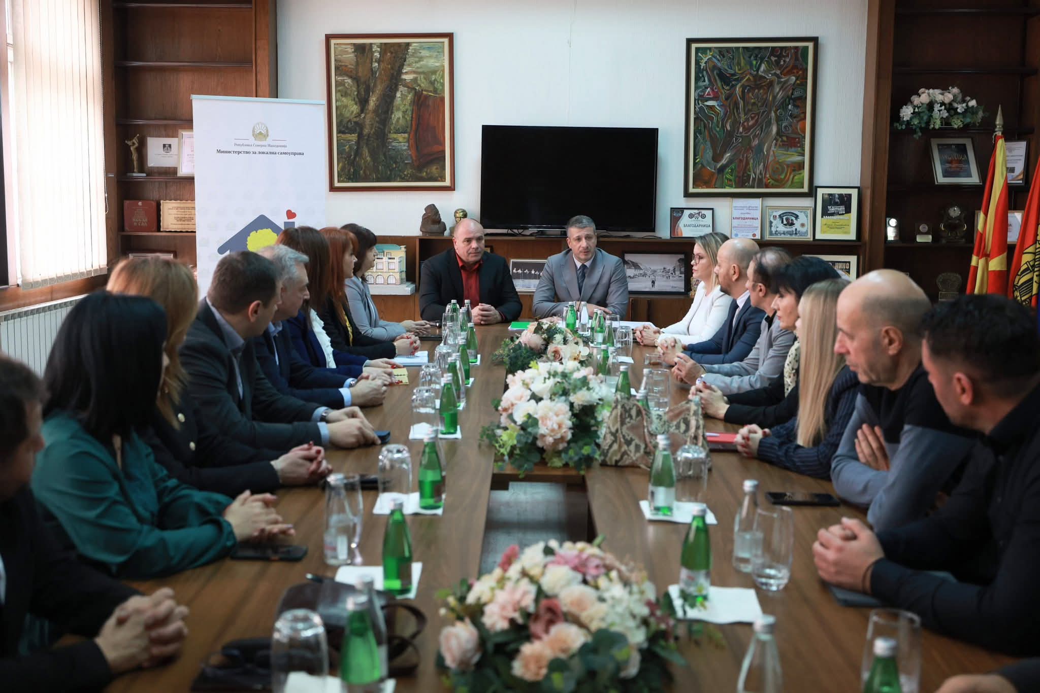 Во рамки на караванот „Каде што срцето е дома“, министерот за локална самоуправа Златко Перински оствари работна посета на Општина Куманово