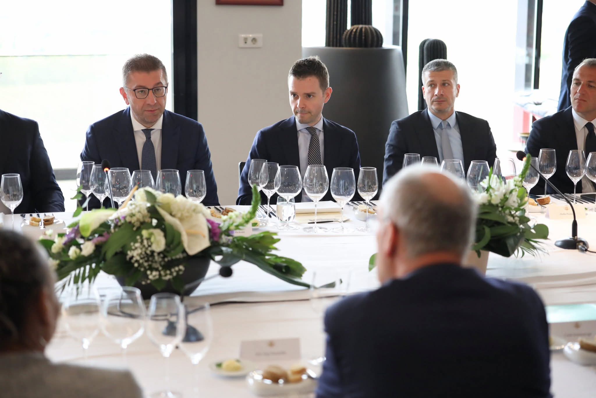 Во рамки на официјалната посета на претседателот на Швајцарската Конфедерација, Guy Parmelin на Македонија, министерот за локална самоуправа, дел од делегацијата предводена од претседателот на Владата