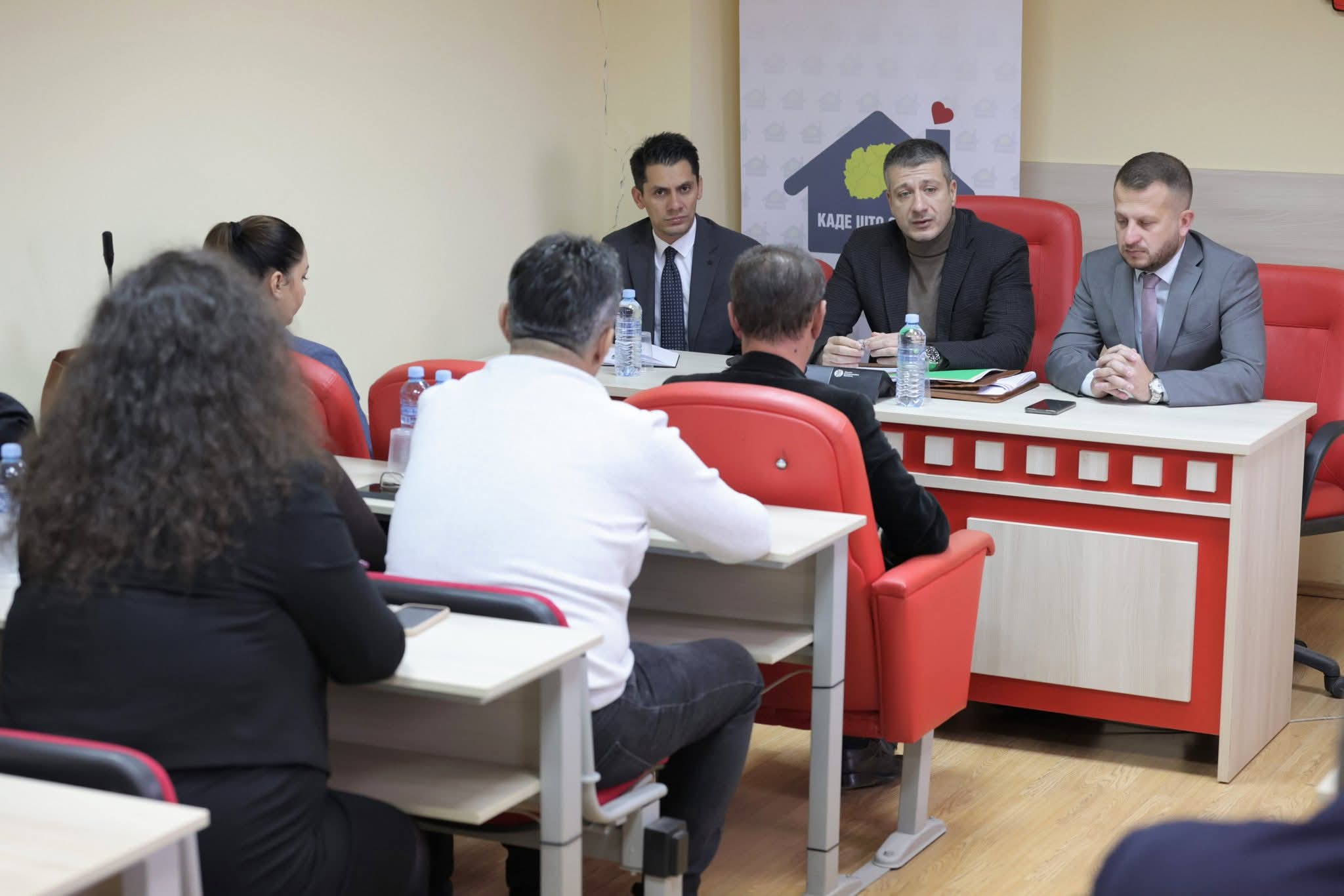 Во рамките на караванот „Каде што срцето е дома“, министерот Златко Перински, со заменик министерот Ерџан Селими, ја посетија Општина Сопиште