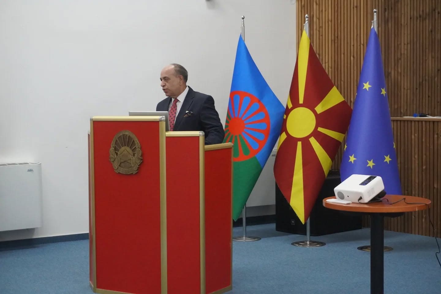 Во соработка со невладината организација РРОМА - Кратово, се одржа комеморативен настан по повод Меморијалниот ден на сеќавање на ромските жртви од Холокаустот - 2 Август