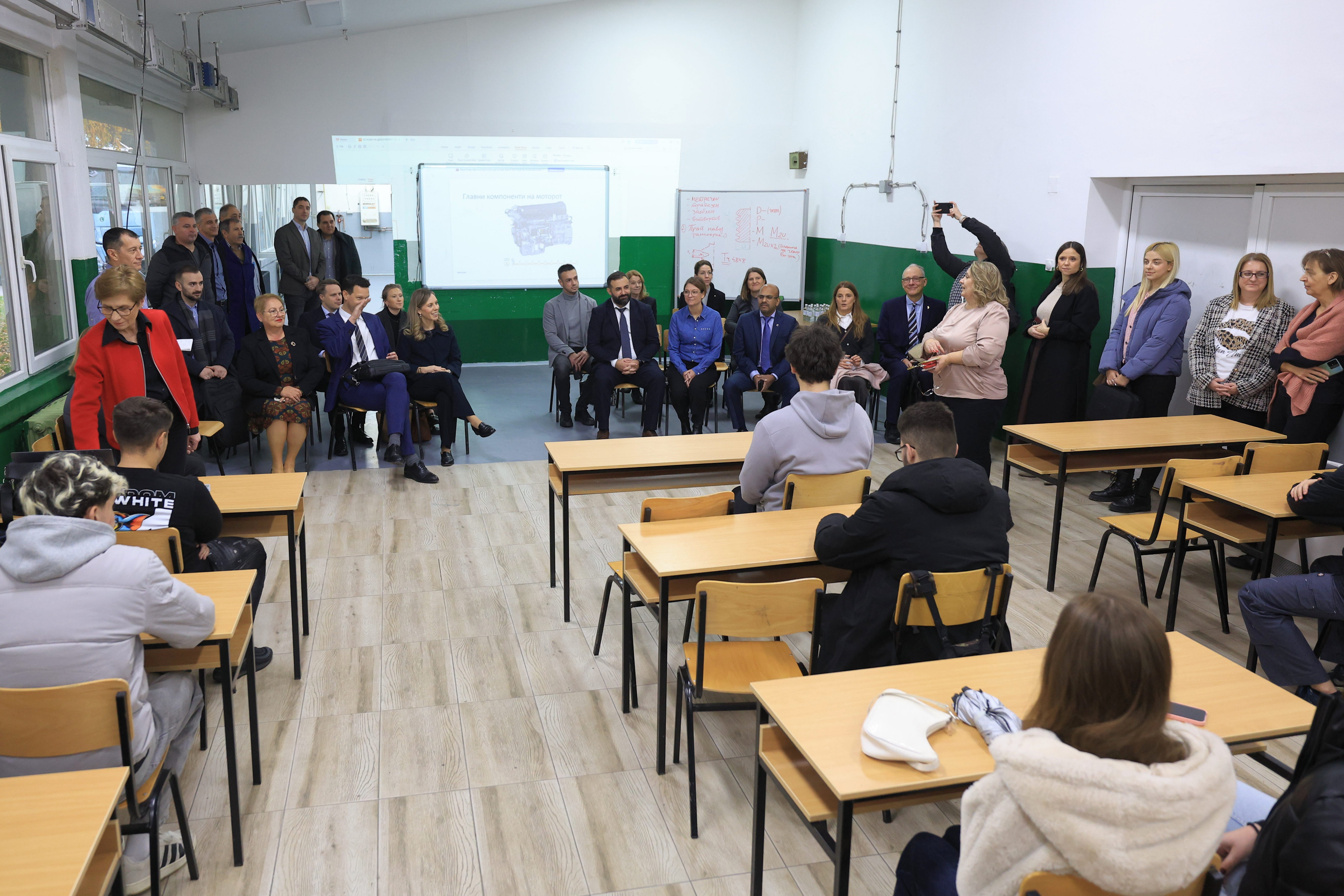 Шведската компанија Волво се приклучува кон реализација и развој на средното стручно образование во Македонија