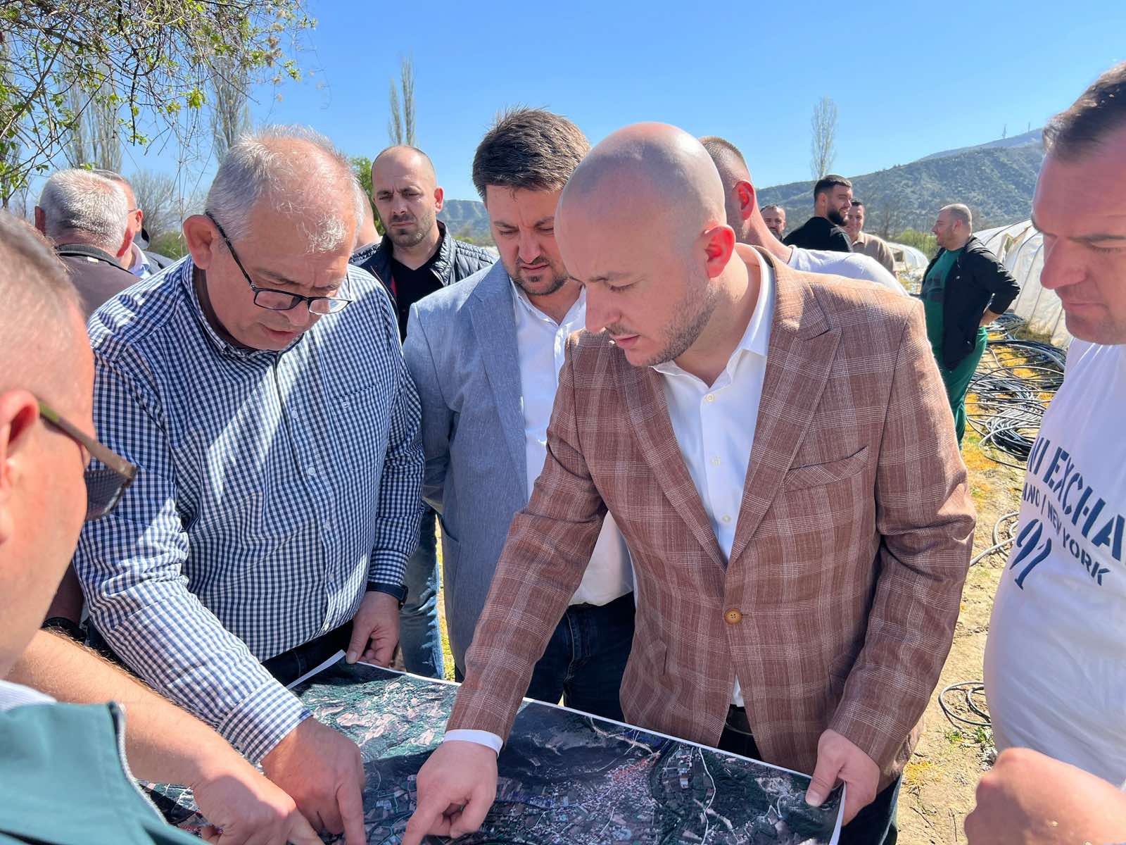 Хоџа: Градиме функционални системи за наводнување на земјоделското земјиште