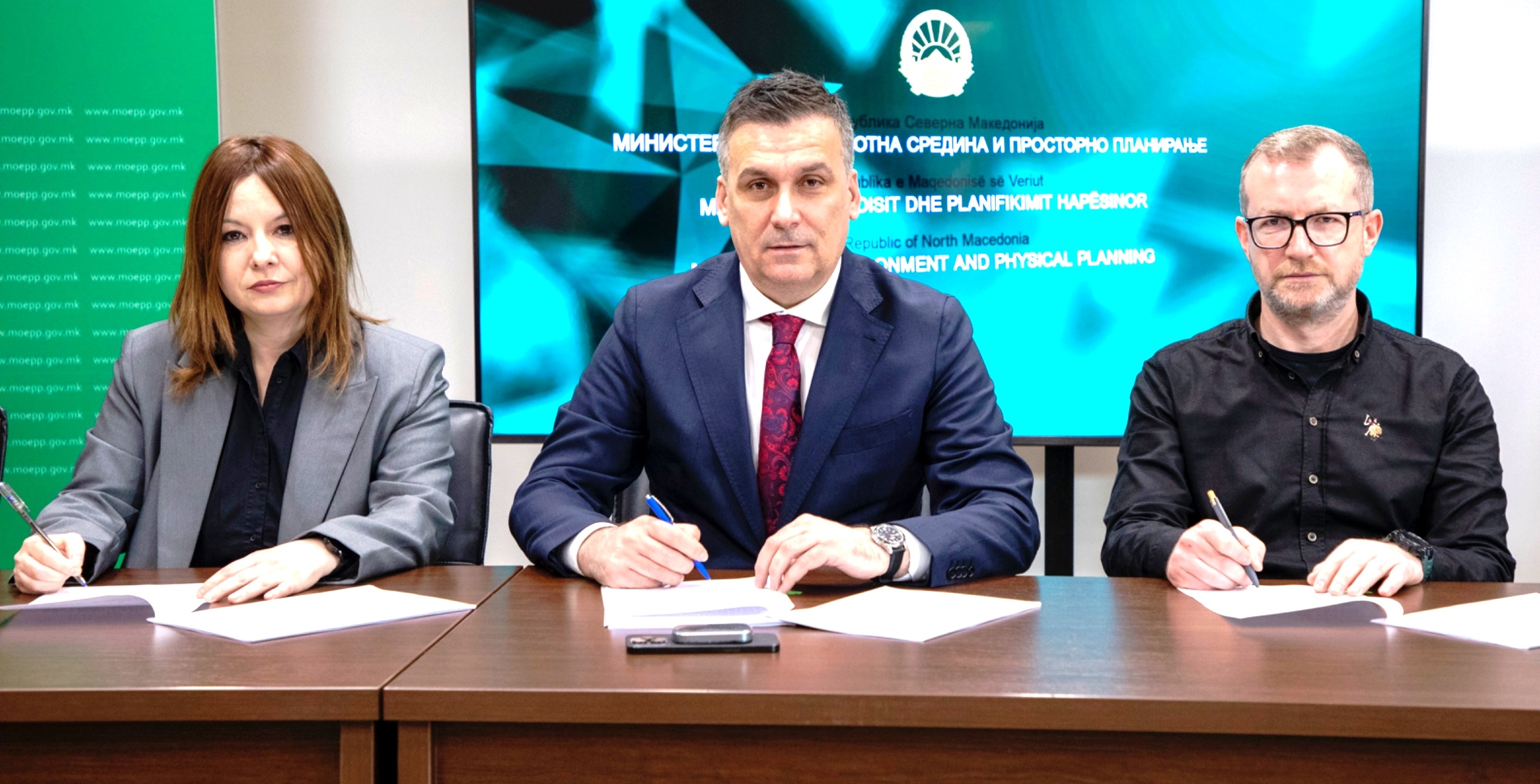 Хоџа: Потпишувањето на првиот колективен договор е доказ за вреднувањето на трудот на работниците и унапредување на работничките права