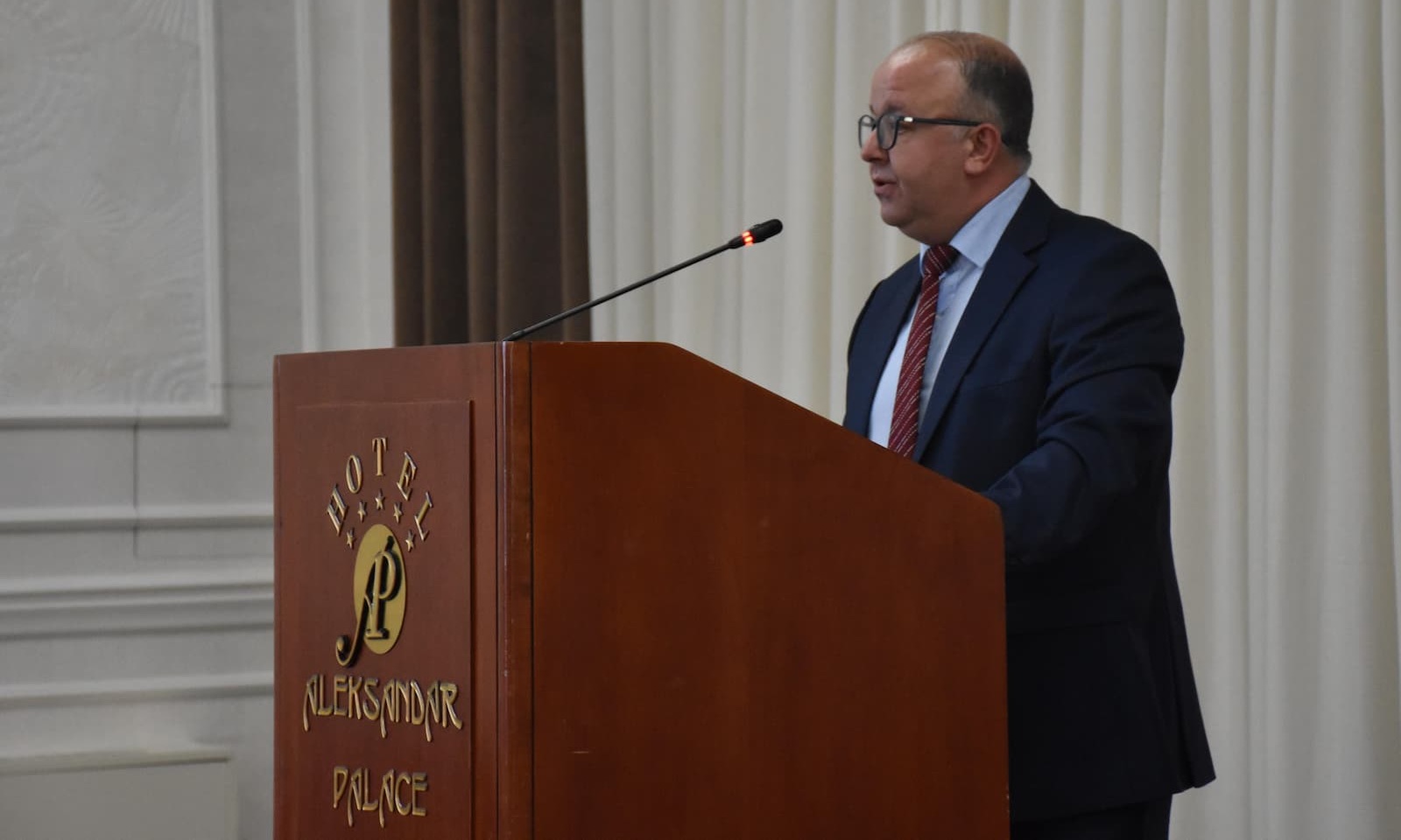 Заменик министерот за јавна администрација, Лазе Јаќимоски учесник на Конференција на тема: “Социјален дијалог – состојба, преспектививи и предизвици”