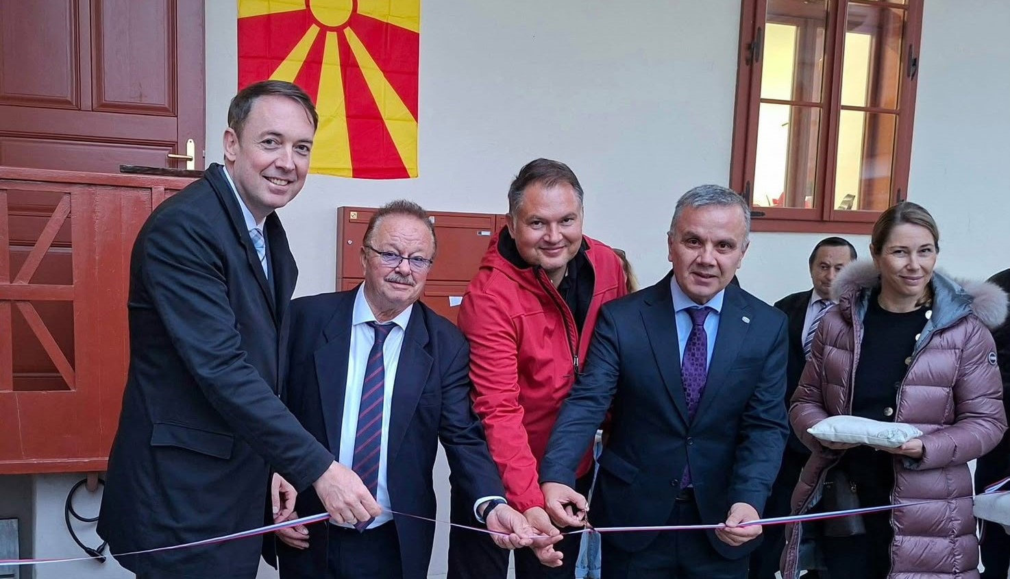 Заменик-министерот за надворешни работи и надворешна трговија Зоран Димитровски во посета на нашиот Почесен Конзулат во Мурска Собота 