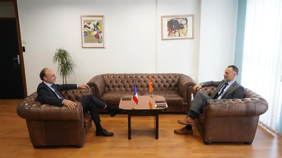 Заменик претседателот на Владата Фетаи на средба со амбасадорот на Франција, Сирил Бомгартнер