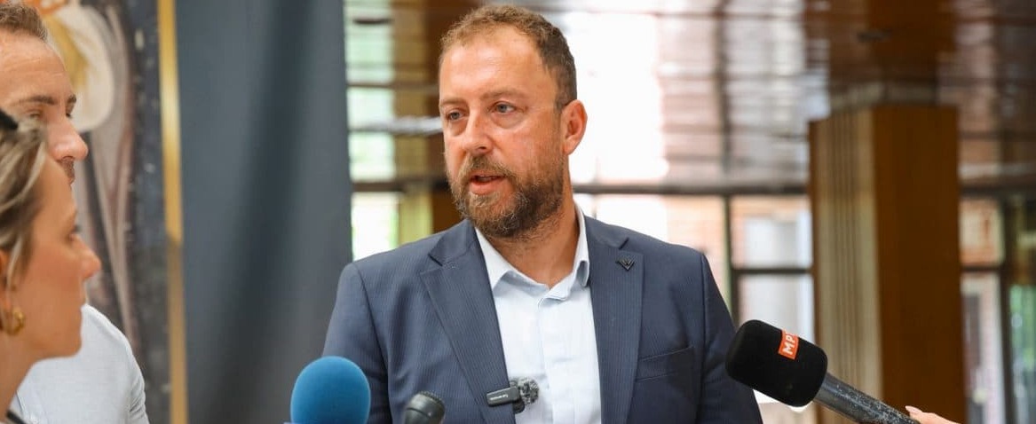 Започнаа работите за санација на покривот на НУБ „Св. Климент Охридски“ во Скопје